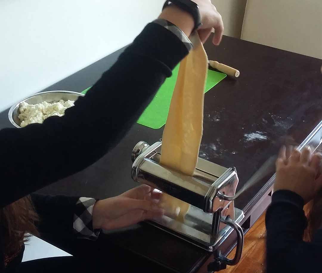 making Kaltsounakia