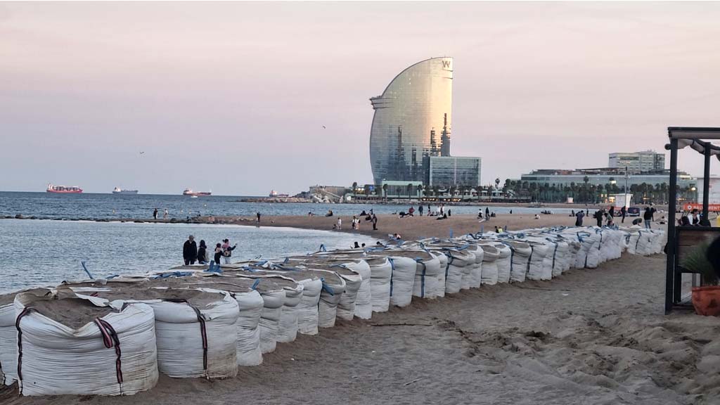 Barceloneta using Sand