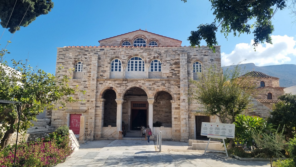 ekatontapiliani Paros
