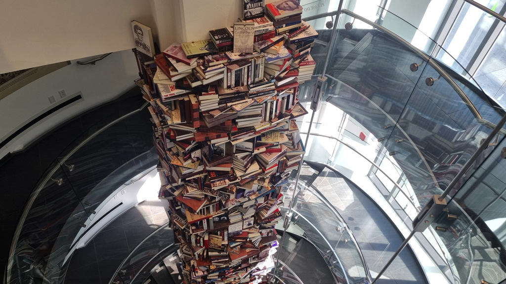 A Tower of Books about Lincoln