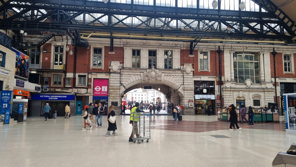 Victoria Undergroung station