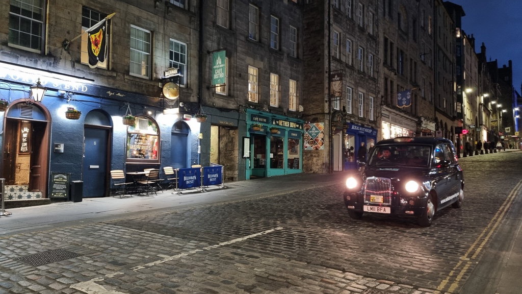 Royal Mile by night