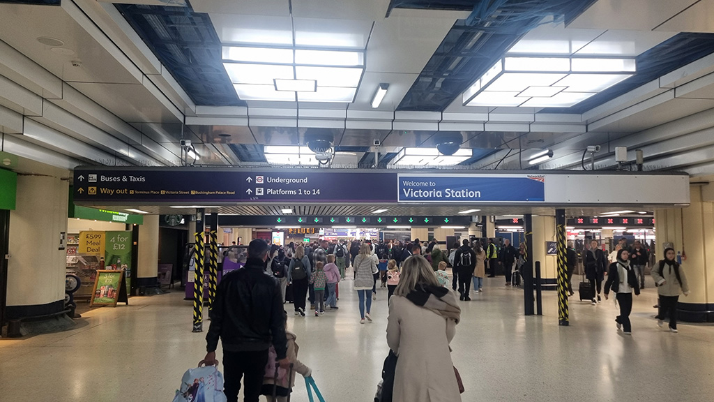 Victoria Train Station